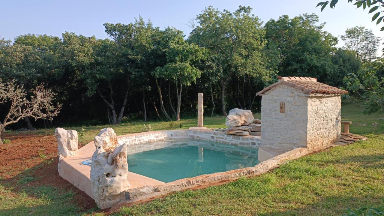 Cottage Al Merlo Olivo Buje Exterior photo