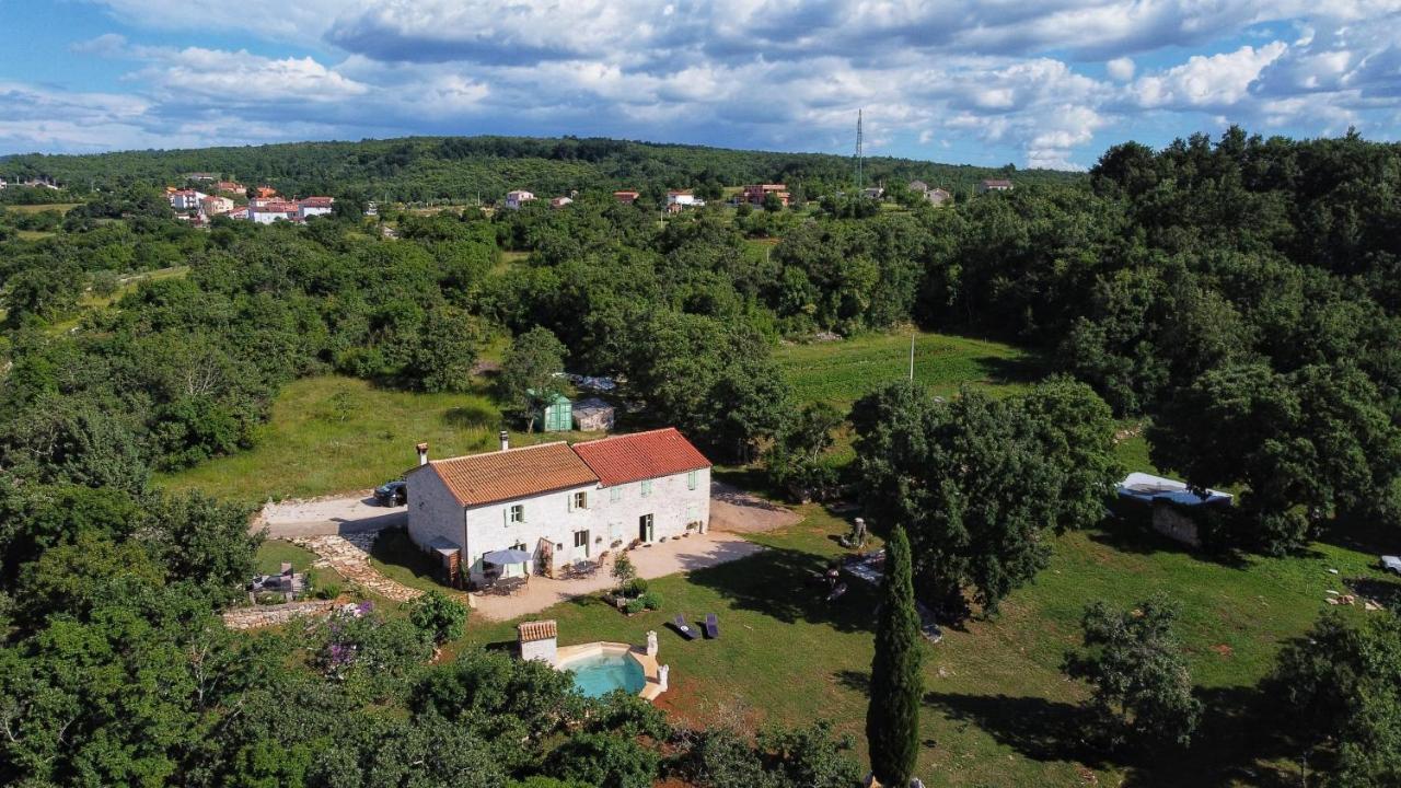 Cottage Al Merlo Olivo Buje Exterior photo