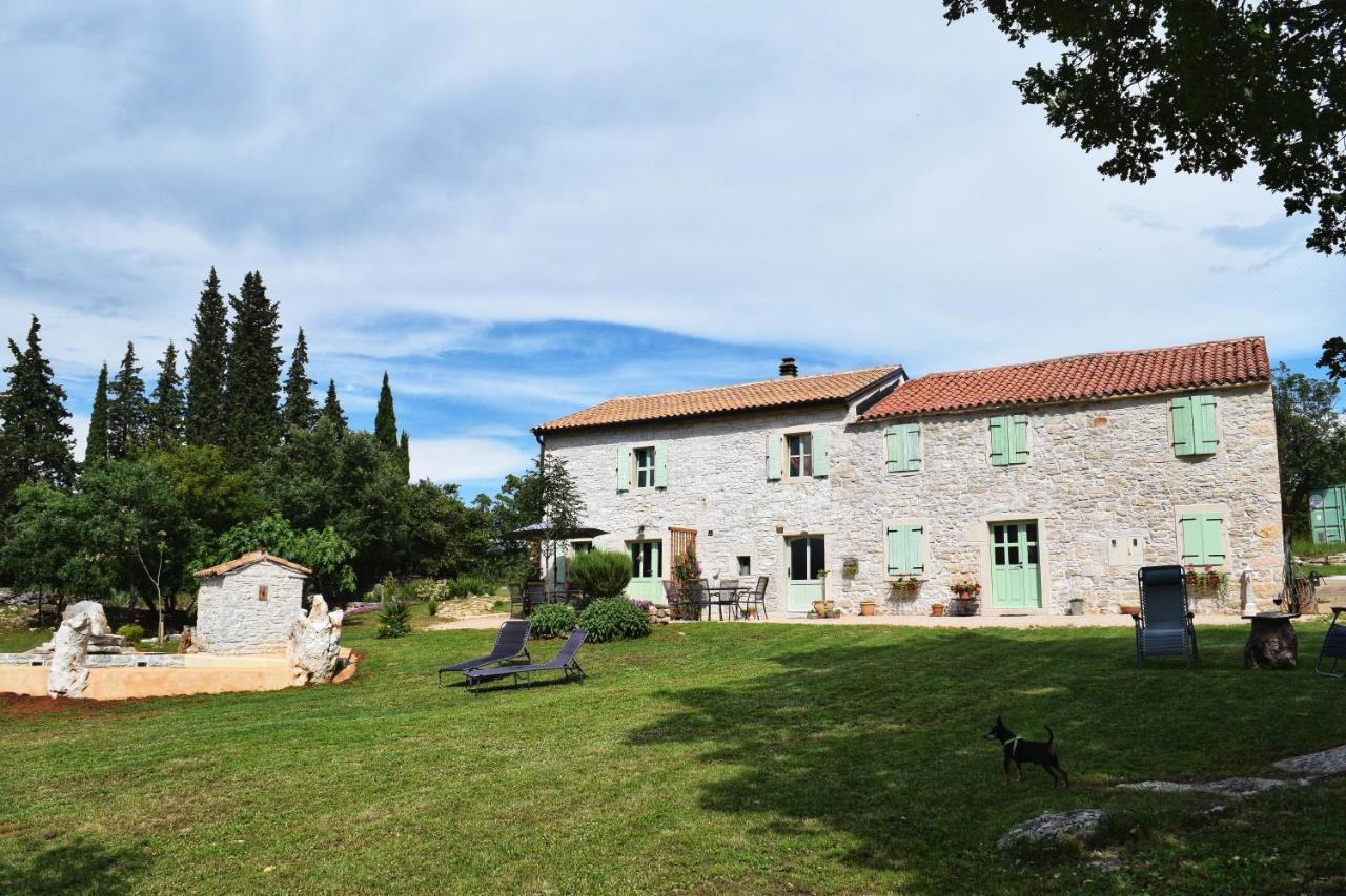 Cottage Al Merlo Olivo Buje Exterior photo