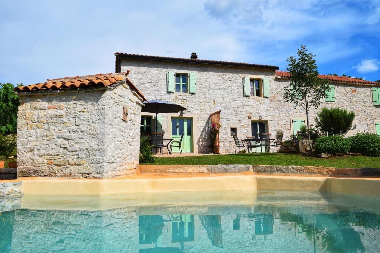 Cottage Al Merlo Olivo Buje Exterior photo