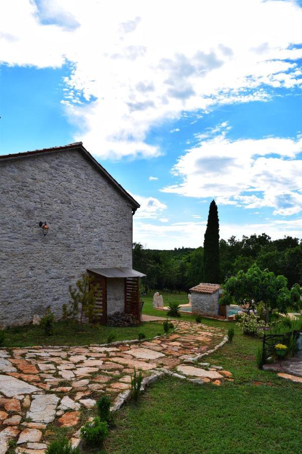 Cottage Al Merlo Olivo Buje Exterior photo